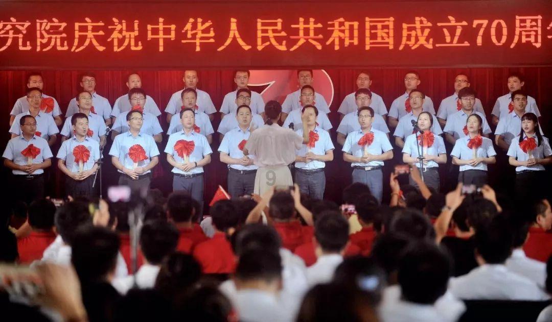 时尚民族风装扮